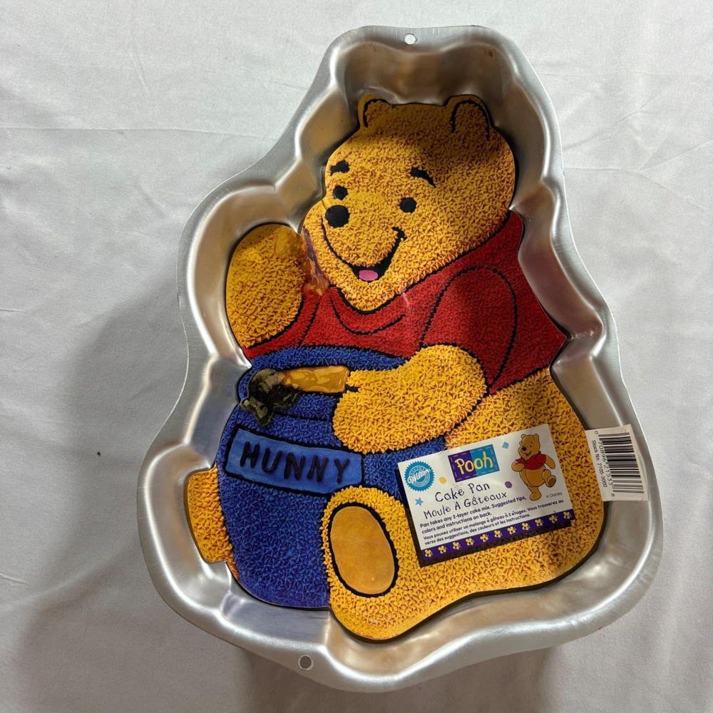 Wilton Winnie the Pooh Cake Pan Disney Aluminum Character Mold 2105-3000 Vintage